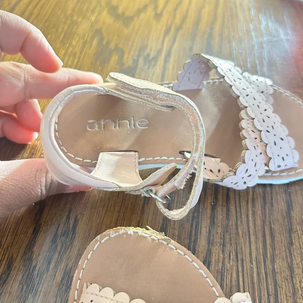 Annie Karen Girls Pink Scalloped Laser Cut Sandals Size 9M Hook Loop Straps